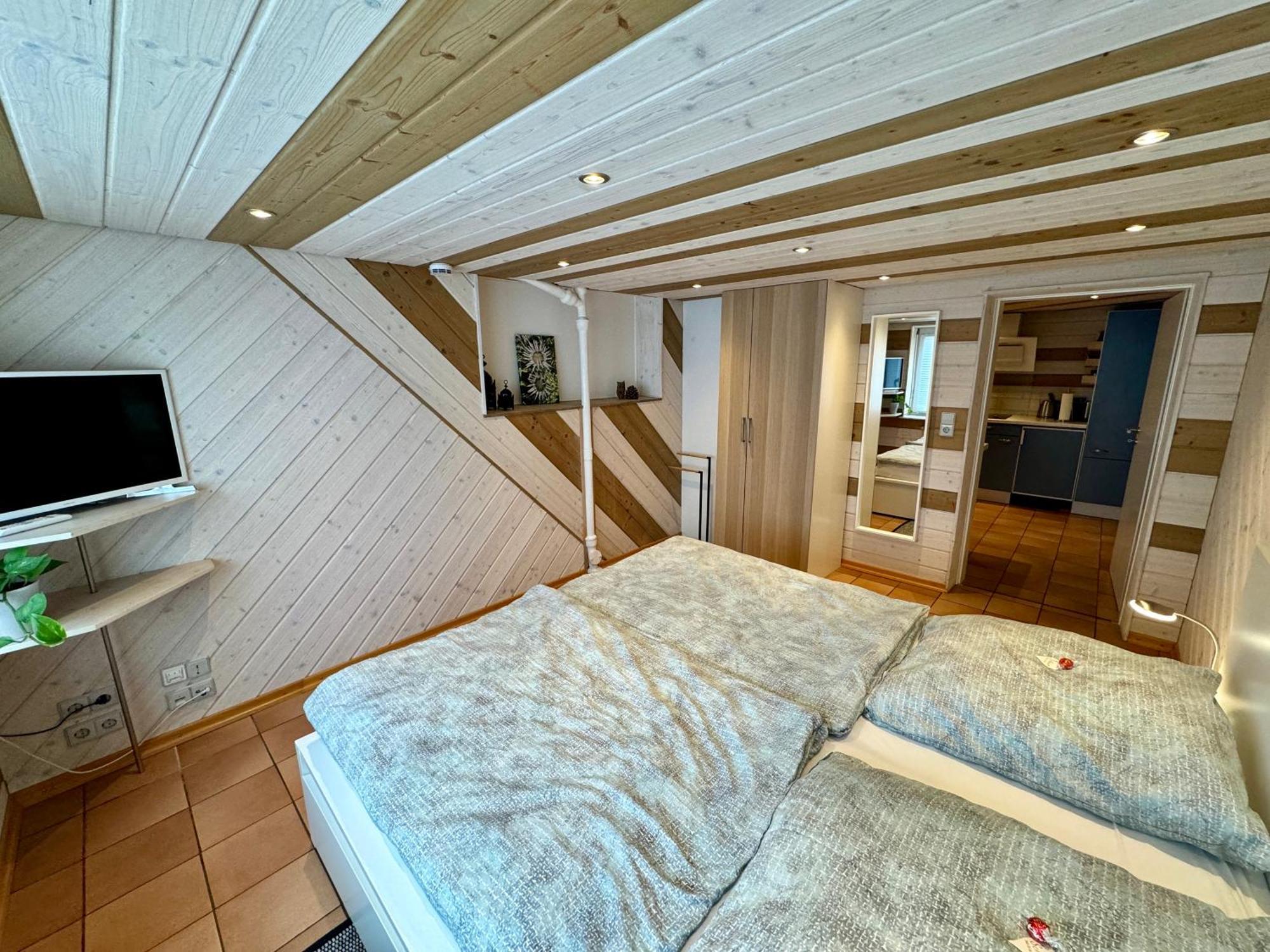 Schwabennestle - Ferienwohnung Albstadt-Onstmettingen Esterno foto