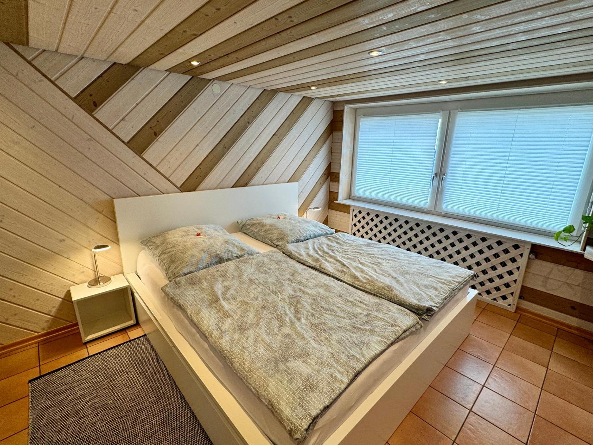 Schwabennestle - Ferienwohnung Albstadt-Onstmettingen Esterno foto